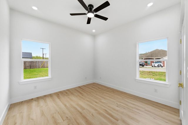 103 Kawainui LN, Bastrop, TX 78602