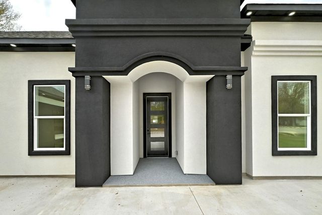 103 Kawainui LN, Bastrop, TX 78602