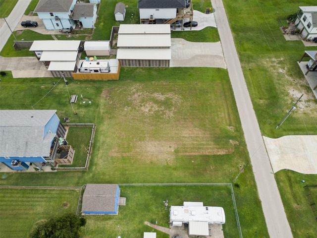 940 Sandollar, Crystal Beach, TX 77650