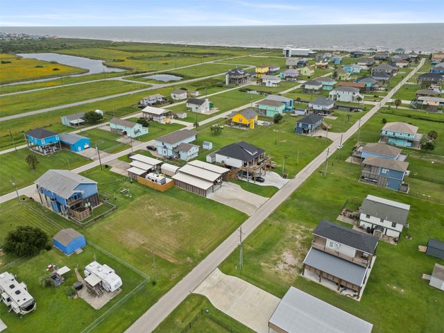 940 Sandollar, Crystal Beach, TX 77650