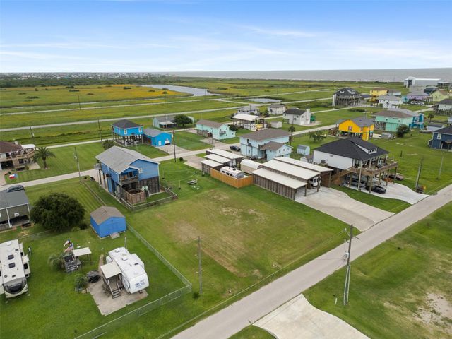 940 Sandollar, Crystal Beach, TX 77650