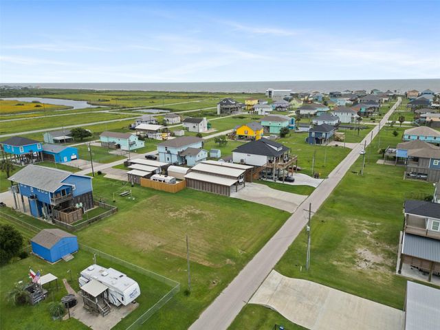 940 Sandollar, Crystal Beach, TX 77650