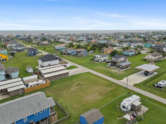 940 Sandollar, Crystal Beach, TX 77650