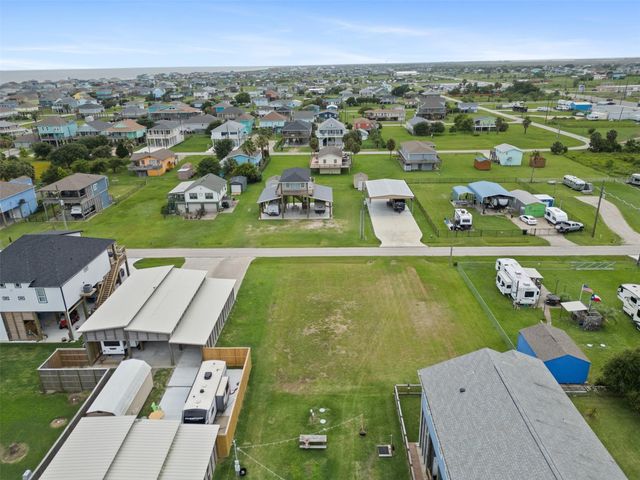 940 Sandollar, Crystal Beach, TX 77650