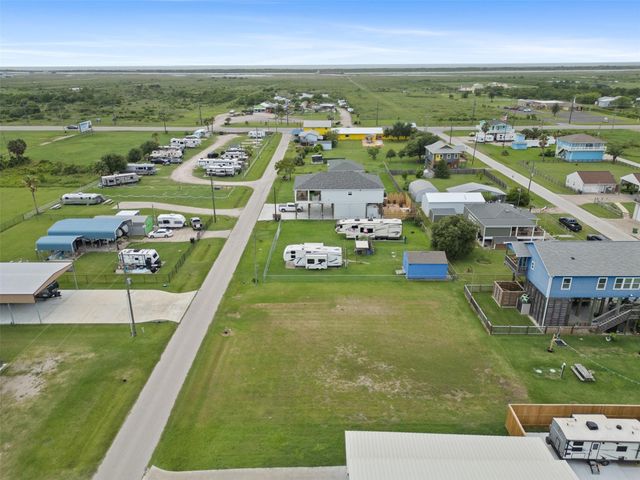 940 Sandollar, Crystal Beach, TX 77650