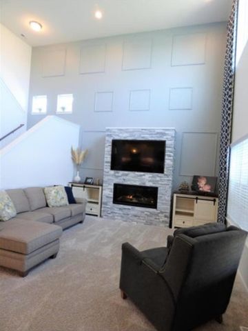 636 E 119th Place, Crown Point, IN 46307