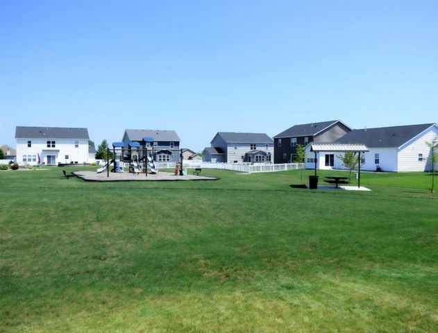 636 E 119th Place, Crown Point, IN 46307