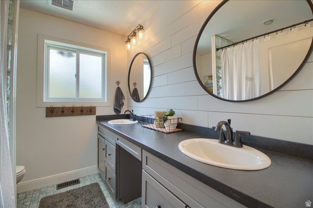 4 CHERRYWOODS LN, Sandy, UT 84092