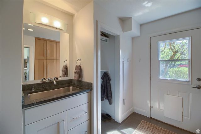 4 CHERRYWOODS LN, Sandy, UT 84092