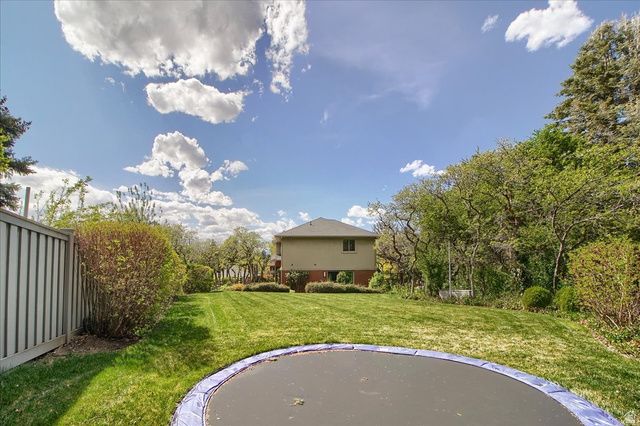 4 CHERRYWOODS LN, Sandy, UT 84092