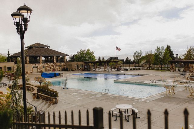 4 CHERRYWOODS LN, Sandy, UT 84092