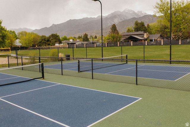 4 CHERRYWOODS LN, Sandy, UT 84092