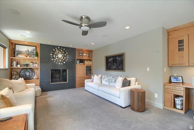 4 CHERRYWOODS LN, Sandy, UT 84092