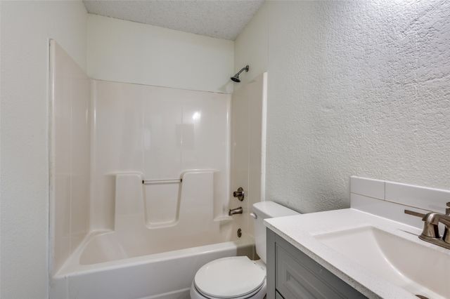 1940 Helen Drive, Lewisville, TX 75067