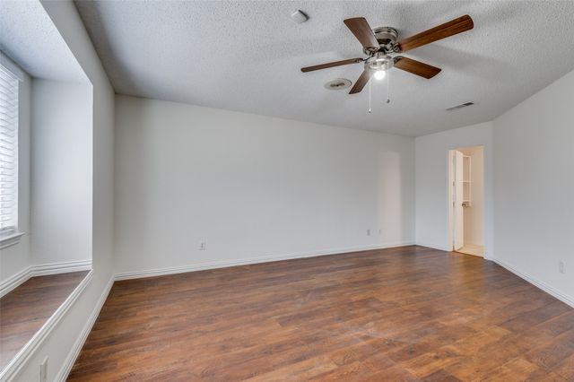 1940 Helen Drive, Lewisville, TX 75067