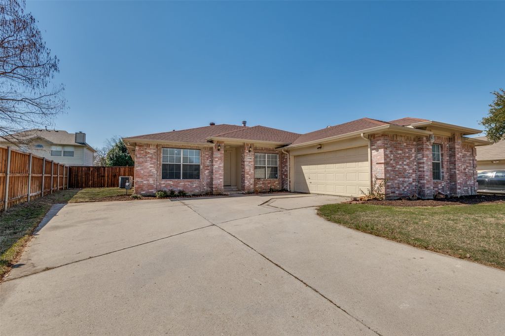 1940 Helen Drive, Lewisville, TX 75067