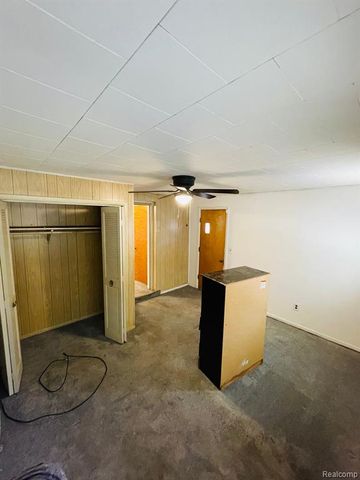 9327 Cloverlawn Street, Detroit, MI 48204