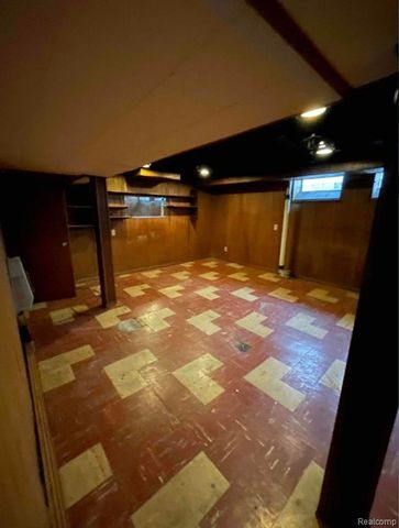 9327 Cloverlawn Street, Detroit, MI 48204