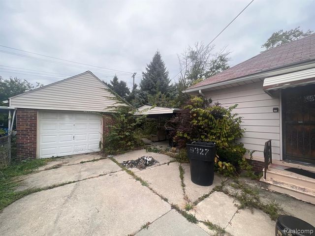 9327 Cloverlawn Street, Detroit, MI 48204