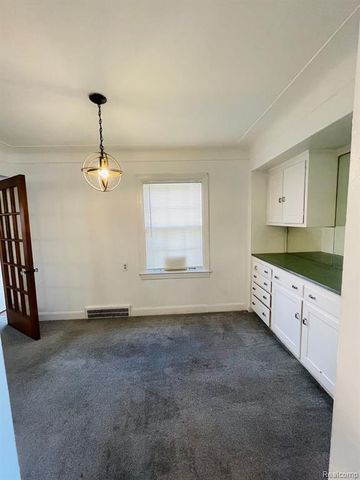 9327 Cloverlawn Street, Detroit, MI 48204