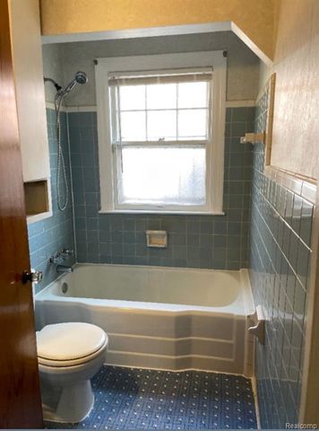 9327 Cloverlawn Street, Detroit, MI 48204