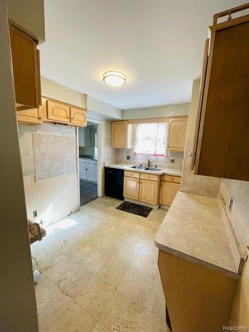 9327 Cloverlawn Street, Detroit, MI 48204