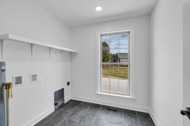 309 Honeysuckle Ln, Shelbyville, TN 37160