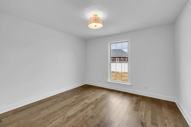 309 Honeysuckle Ln, Shelbyville, TN 37160