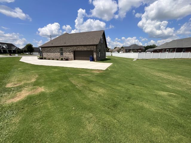 309 Honeysuckle Ln, Shelbyville, TN 37160