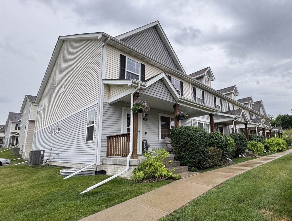 645 Newport Place, Norwalk, IA 50211