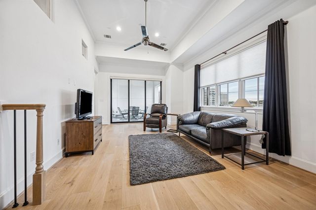 1270 Wood Hollow Drive, Houston, TX 77057