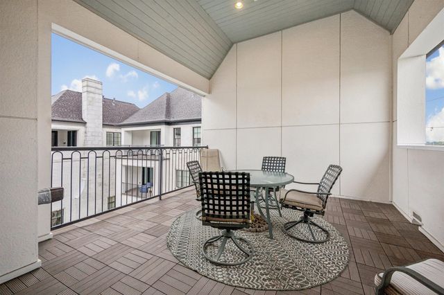 1270 Wood Hollow Drive, Houston, TX 77057