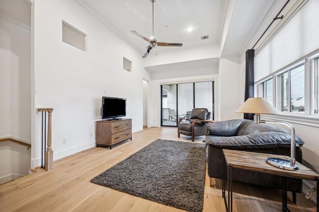 1270 Wood Hollow Drive, Houston, TX 77057