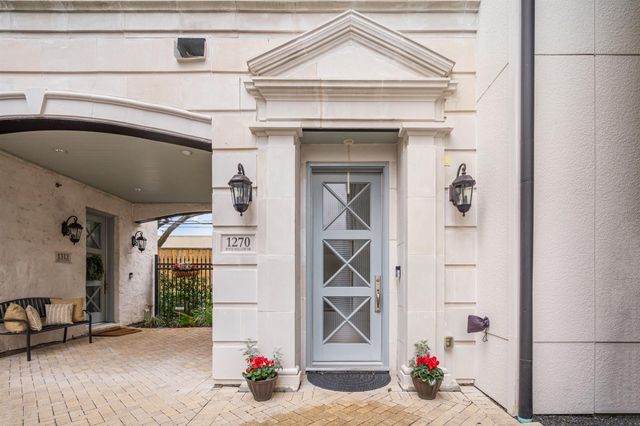 1270 Wood Hollow Drive, Houston, TX 77057