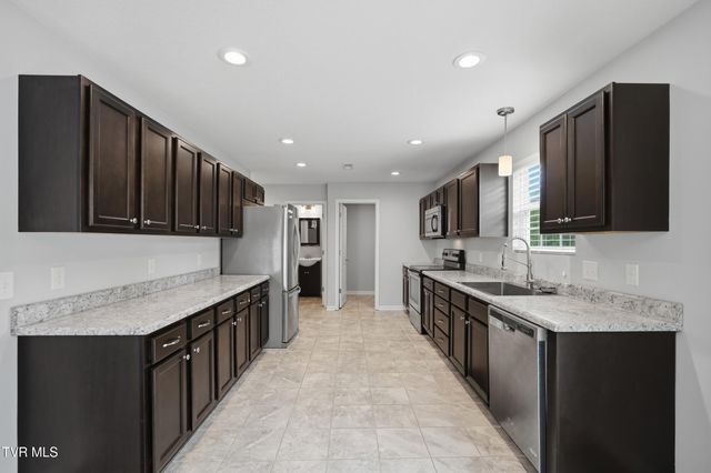 916 Lona Lane, Bluff City, TN 37618