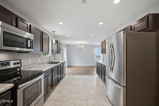 916 Lona Lane, Bluff City, TN 37618