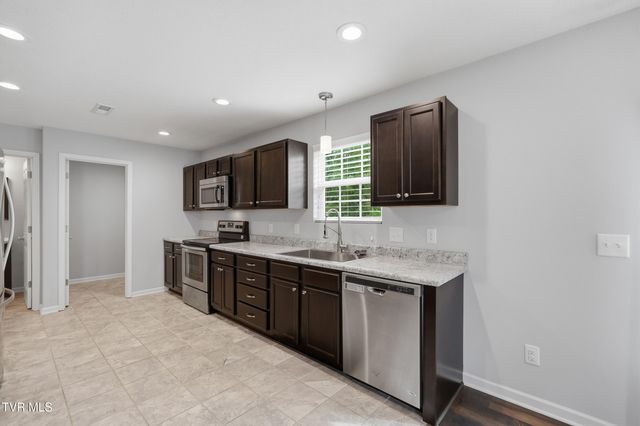 916 Lona Lane, Bluff City, TN 37618