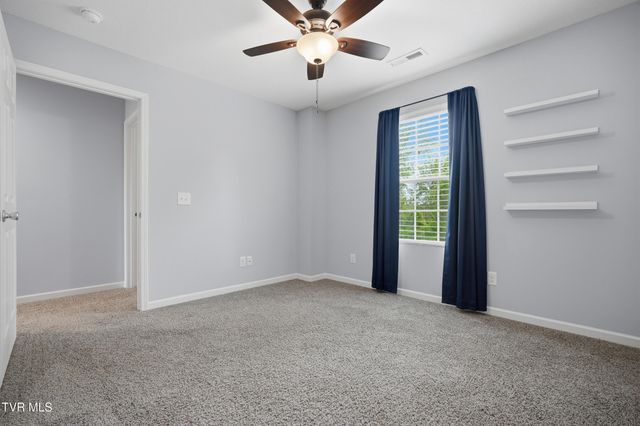 916 Lona Lane, Bluff City, TN 37618