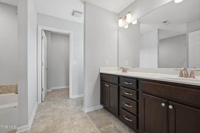 916 Lona Lane, Bluff City, TN 37618