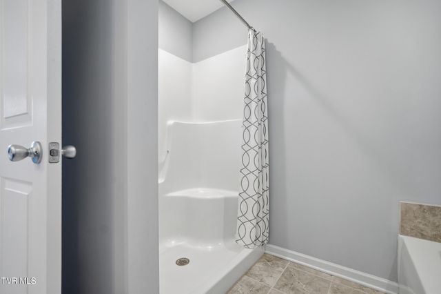 916 Lona Lane, Bluff City, TN 37618