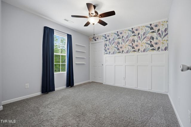 916 Lona Lane, Bluff City, TN 37618