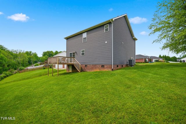 916 Lona Lane, Bluff City, TN 37618