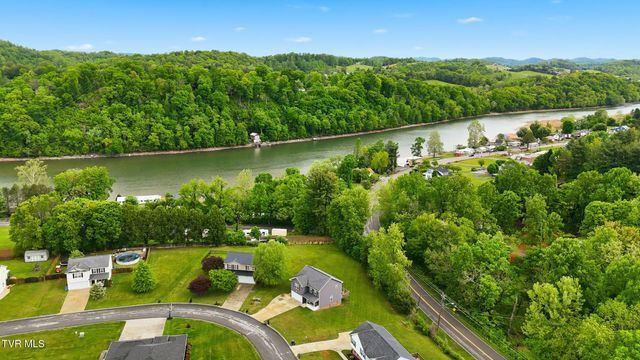 916 Lona Lane, Bluff City, TN 37618