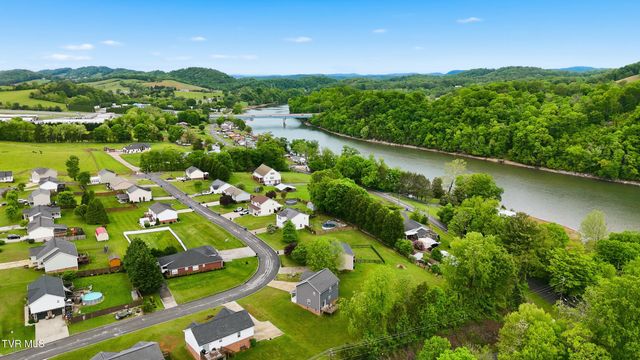 916 Lona Lane, Bluff City, TN 37618