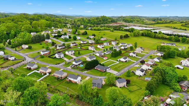 916 Lona Lane, Bluff City, TN 37618