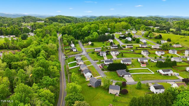 916 Lona Lane, Bluff City, TN 37618