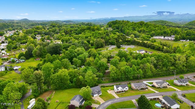 916 Lona Lane, Bluff City, TN 37618