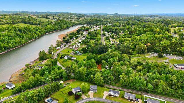 916 Lona Lane, Bluff City, TN 37618