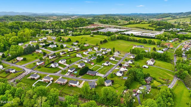 916 Lona Lane, Bluff City, TN 37618