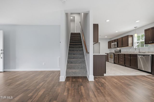 916 Lona Lane, Bluff City, TN 37618